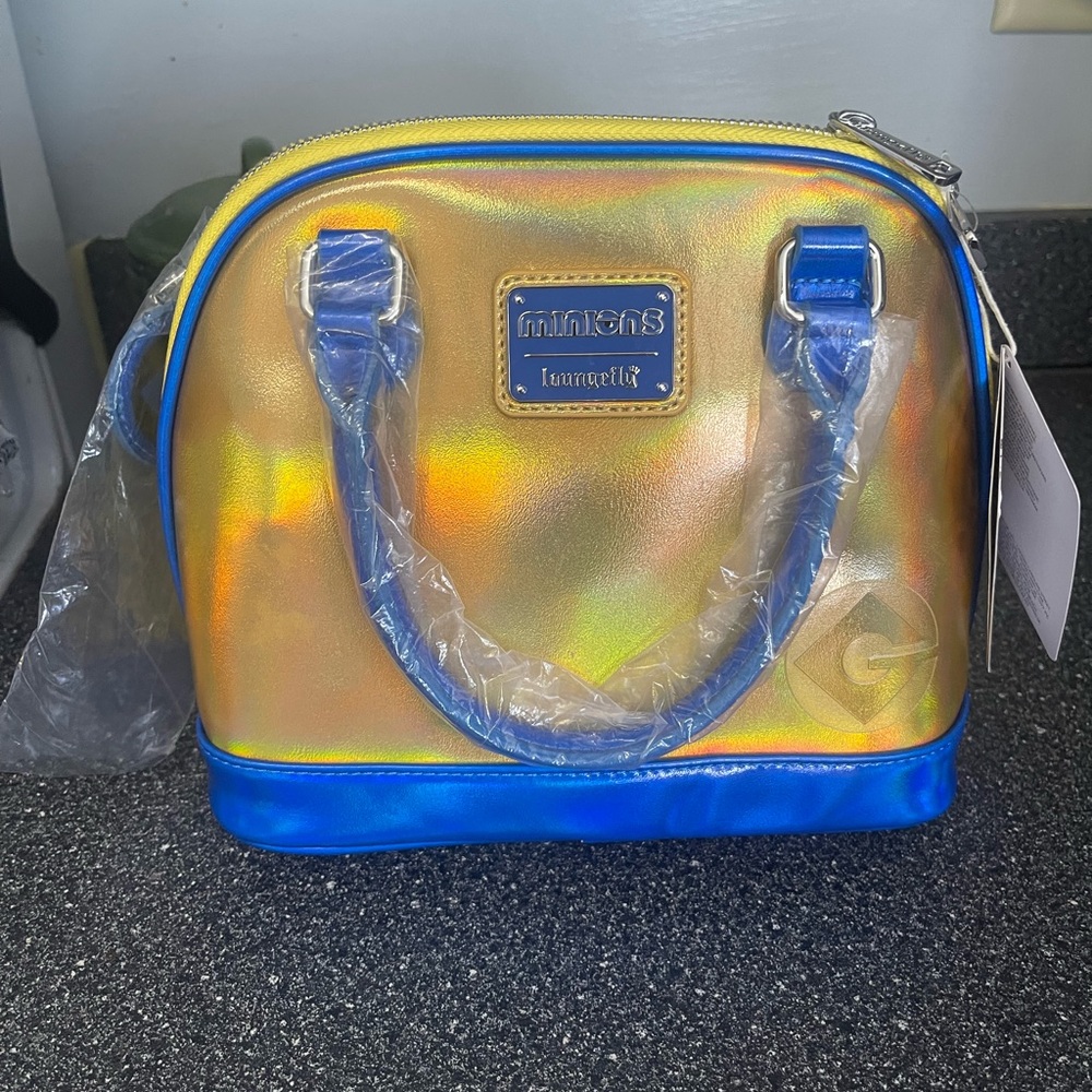 Minions hard tag loungefly - Picture 2 of 5